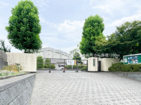 ���ӊ��@-